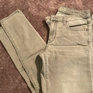 American Eagle gray skinny jeans
